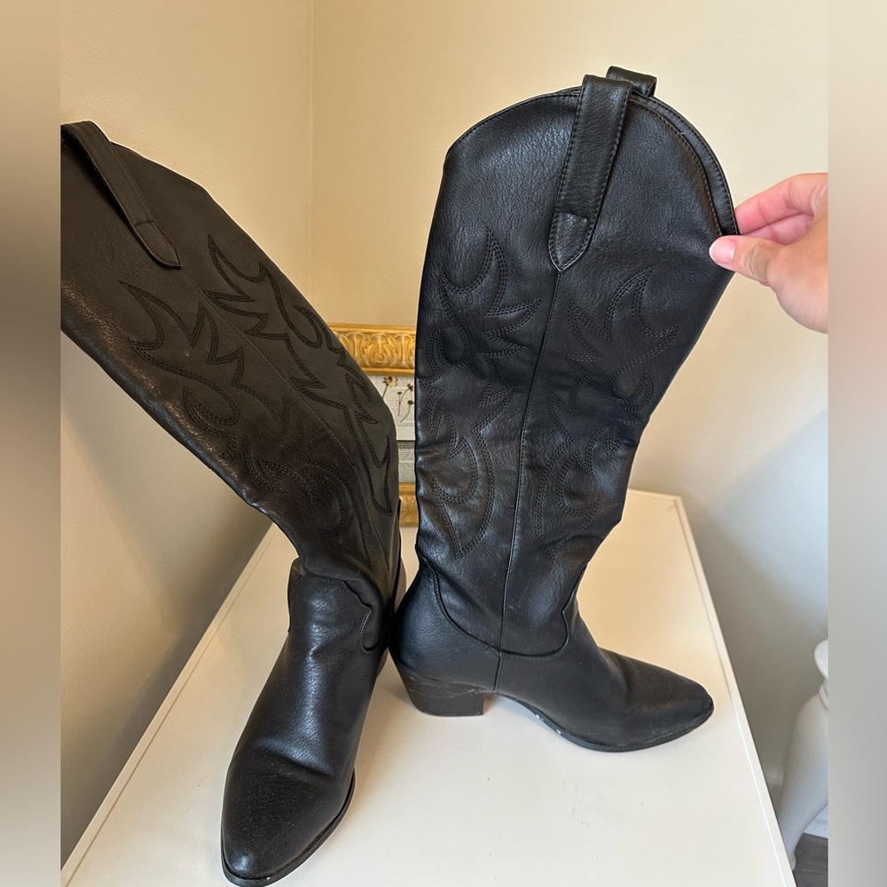 Black cowboy boots